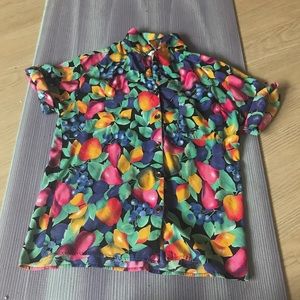 Vintage summer fruit button up tee 🍑🍒🍋